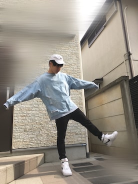 「STUSSY（ステューシー）のアイテム（キャップ、ホワイト系）」を使った、次郎丸 浩之さん（メンズ・169cm）の冬コーディネート