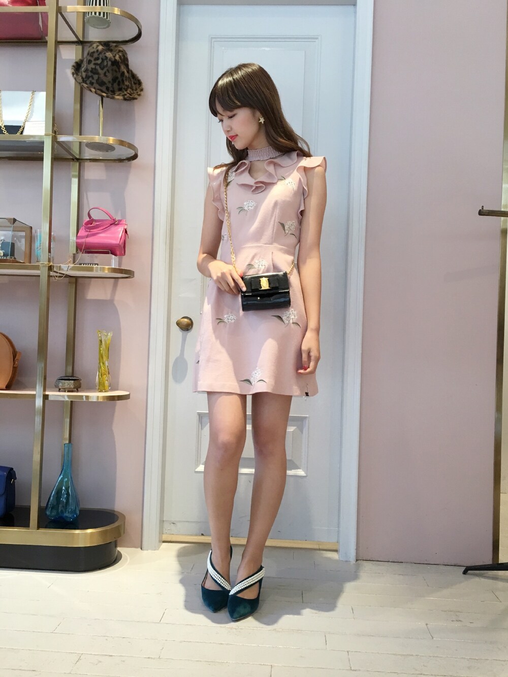 「Lily Brown、Lilybrown、結婚式、結婚式二次会スタイル、秋コーデ、ワンピース、オトナガーリー、ヴィンテージ」｜「LILY BROWNの[L.B CANDY STOCK]フラワーフリルワンピース（ワンピース、ピンク系）」を使った、erina sumitomoさん（レディース・168cm）の秋コーディネートの1枚目の写真