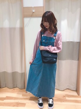 「blue」｜「アイテム（ジャンパースカート）」を使った、kuma.さん（レディース・163cm）の春コーディネート