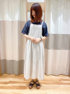 「blue」｜「アイテム（ジャンパースカート）」を使った、kuma.さん（レディース・163cm）の春コーディネート