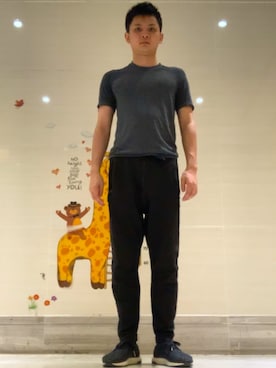 「adidas（アディダス）のAdidas - Z.N.E Tシャツ - men - ポリエステル/ウール - XL（Tシャツ/カットソー、グレー系）」を使った、黄桃李子さん（メンズ・180cm）の秋コーディネート