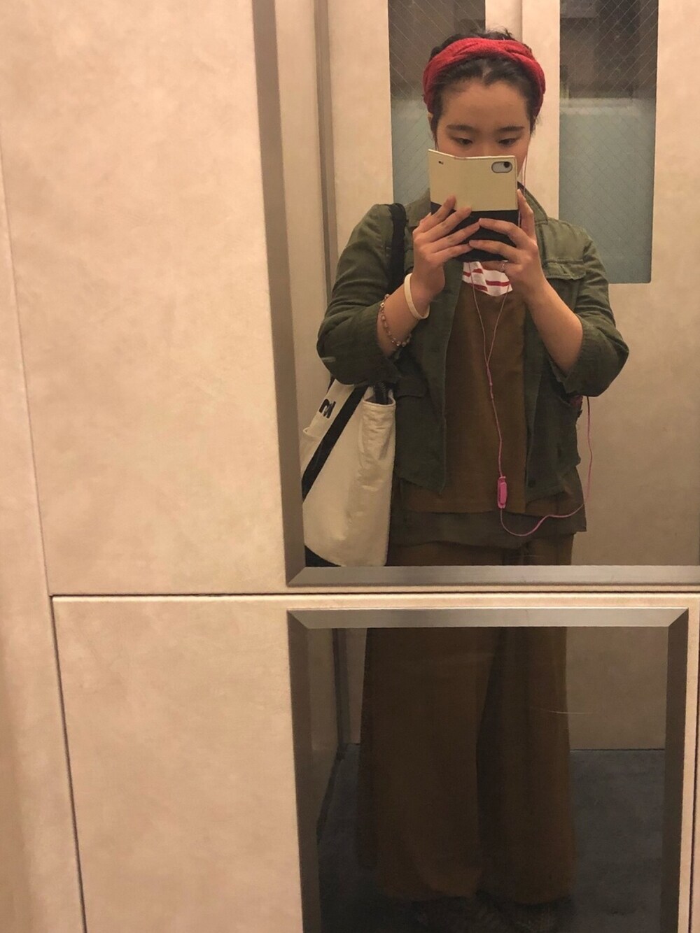 「1FINGER、Jungle Restaurant、ボーダー、ヘアバンド、NIKE、KTMバック」｜「3coinsのアイテム（ヘアバンド、レッド系）」を使った、多分、夜風。さん（レディース・151cm）の秋コーディネートの1枚目の写真