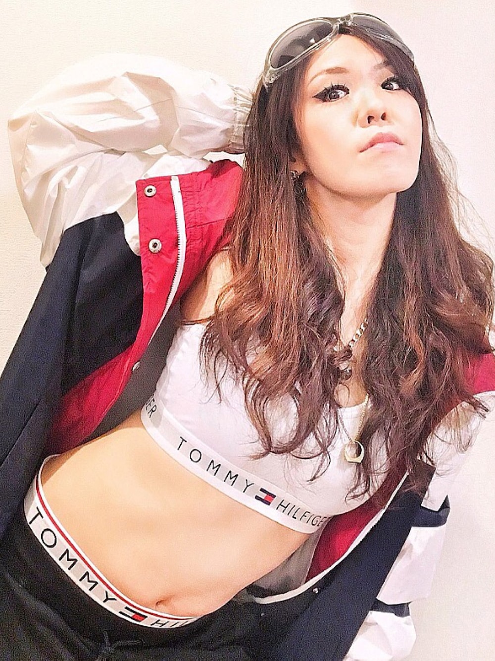 「スポーツミックス、90’s、R&B、aaliyah」｜「TOMMY HILFIGERのアイテム（ナイロンジャケット、その他）」を使った、WODDYFUNKさん（レディース・154cm）の冬コーディネートの1枚目の写真