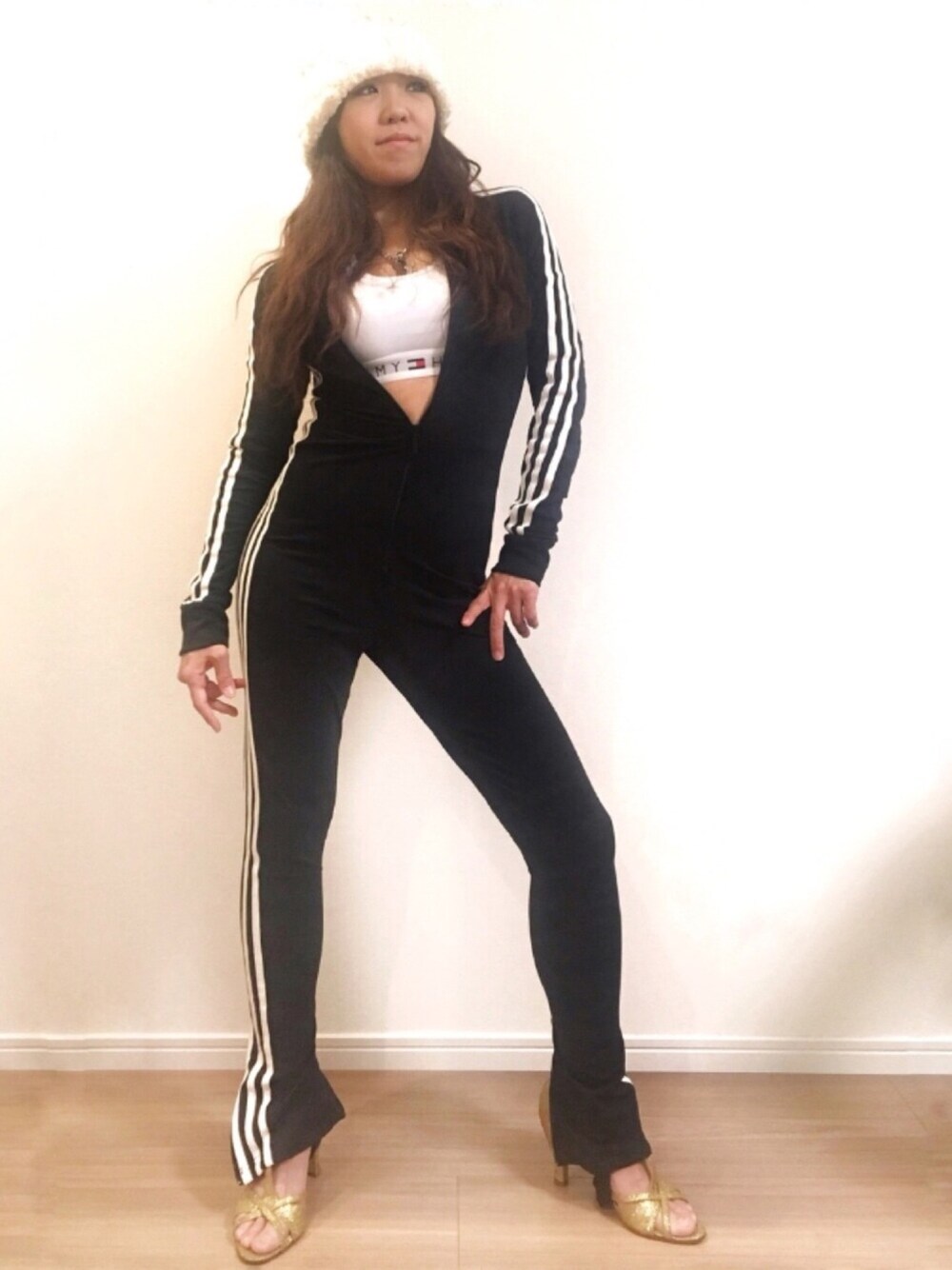 「つなぎ、ジャンプスーツ、スポーツミックス、ドレスアップ、90’s、アスレジャー、sporty、adidas」｜「adidasのアイテム（つなぎ/オールインワン、ブラック系）」を使った、WODDYFUNKさん（レディース・154cm）の春コーディネートの1枚目の写真