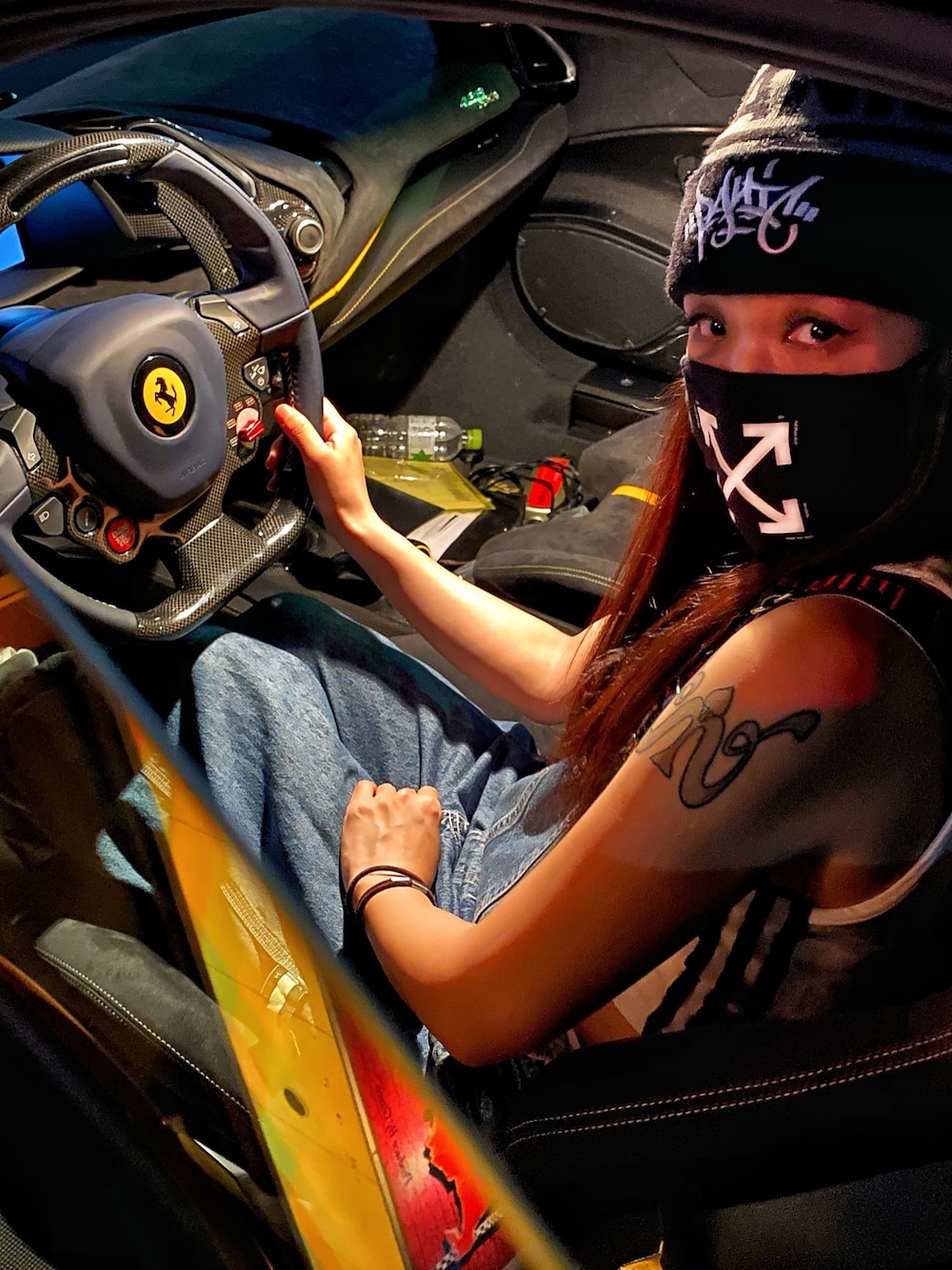 「デニムコーデ、タンクトップ、adidas、HIPHOP、street、ストリート、フェラーリ、フェラーリ488ピスタ、ferrari」｜「panic39のアイテム（ニットキャップ/ビーニー、ブラック系）」を使った、WODDYFUNKさん（レディース・155cm）の夏コーディネートの1枚目の写真