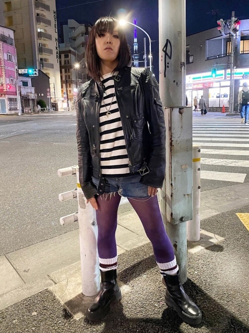 「ライダース、ライダースジャケット、Saint Laurent、バスクシャツ、street、streetstyle、Gainsbourg、ゲンズブール、BIKER、VOGUE」｜「Saint LaurentのSaint Laurent - Boat Neck Striped Wool Sweater - Womens - White Black（スウェット、ホワイト系）」を使った、WODDYFUNKさん（レディース・155cm）の春コーディネートの1枚目の写真