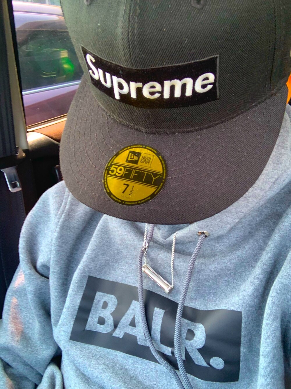 「シンプルコーデ、おしゃれさんと繋がりたい、シュプリーム、スニーカー、おうちファッション」｜「Supreme のアイテム（キャップ、ブラック系）」を使った、目がーーーーさん（メンズ・171cm）の春コーディネートの1枚目の写真