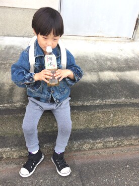 「子供服」｜「アイテム（デニムジャケット）」を使った、はるむぎさん（キッズ・100cm）の秋コーディネート