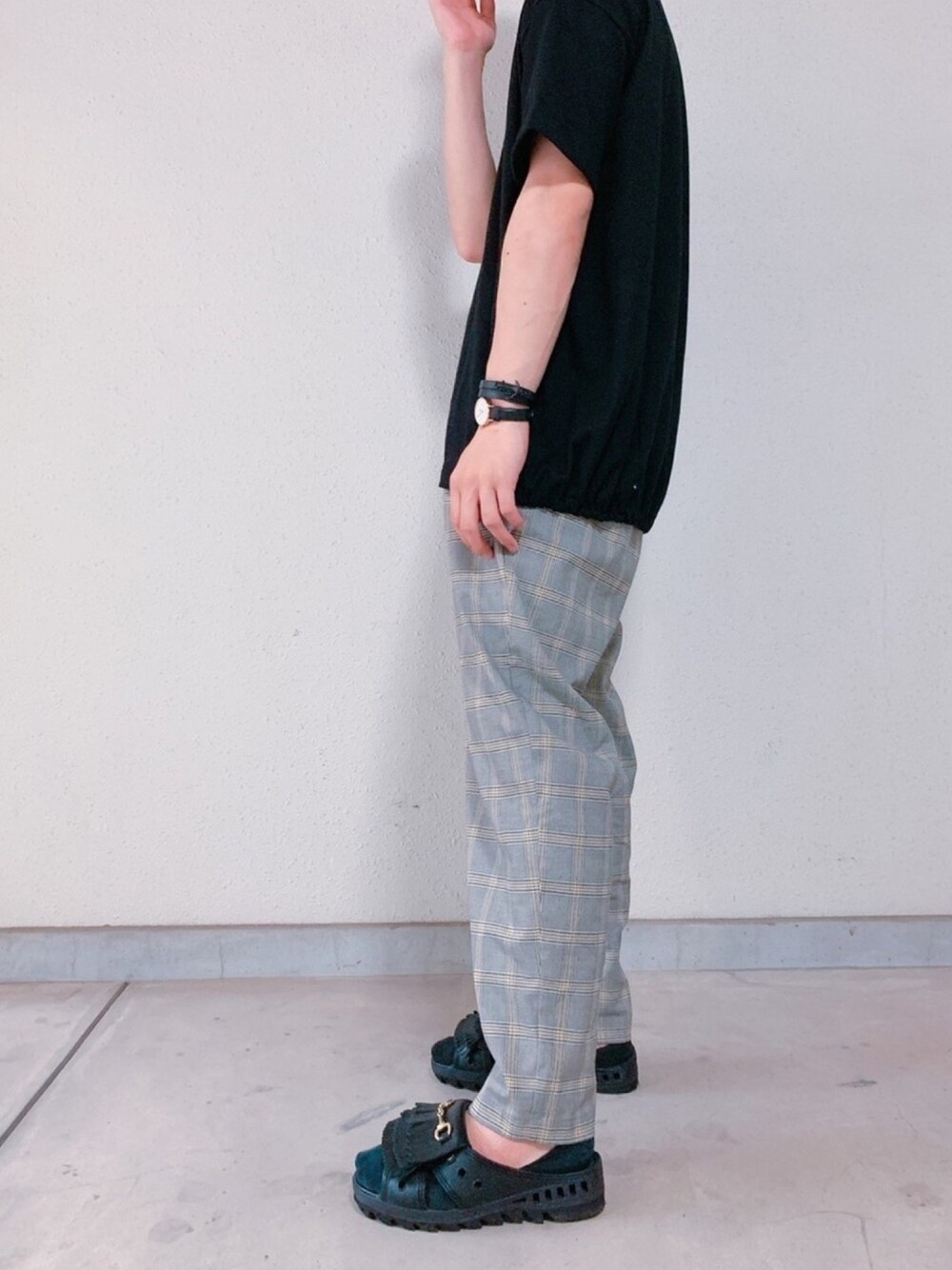 「dulcamara、バルーンT、夏コーデ、シンプルコーデ、サンダル、ベンサン、古着、Daniel Wellington、Tシャツ、カジュアル」｜「Dulcamaraの2020春夏　バルーンT -CUT & SAWN-（Tシャツ/カットソー、ブラック系）」を使った、シャツ男 さん（メンズ・167cm）の夏コーディネートの1枚目の写真