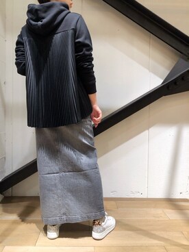 YANUK（ヤヌーク）のデニムスカートを使った人気ファッション 