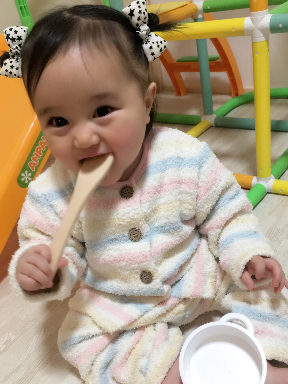 「キッズ、キッズコーデ、キッズファッション、1歳、1歳2ヶ月、ルームウェア、セットアップ、もこもこ、プティマイン」｜「presentのアイテム（カーディガン/ボレロ、その他）」を使った、こちゃ♡さん（キッズ・70cm）の冬コーディネートの1枚目の写真