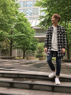 「チェックシャツ」｜「アイテム（タンクトップ）」を使った、YAMAさんさん（メンズ・170cm・20代）の春コーディネート