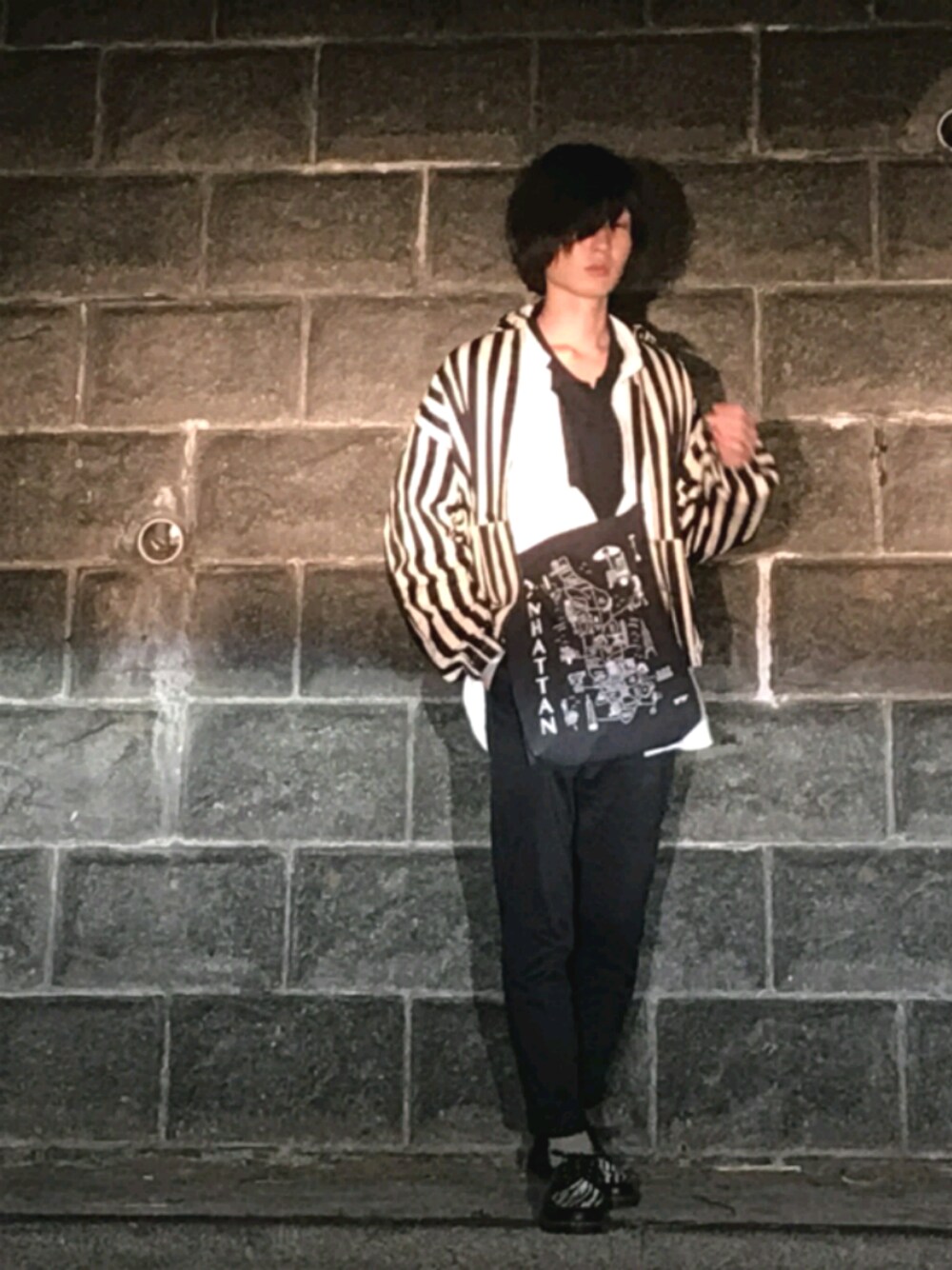 「春」｜「Dr. MartensのDr.Martens/RAMSEY ZEB（ブーツ、ブラック系）」を使った、諸葛亮さん（メンズ・180cm）の春コーディネートの1枚目の写真