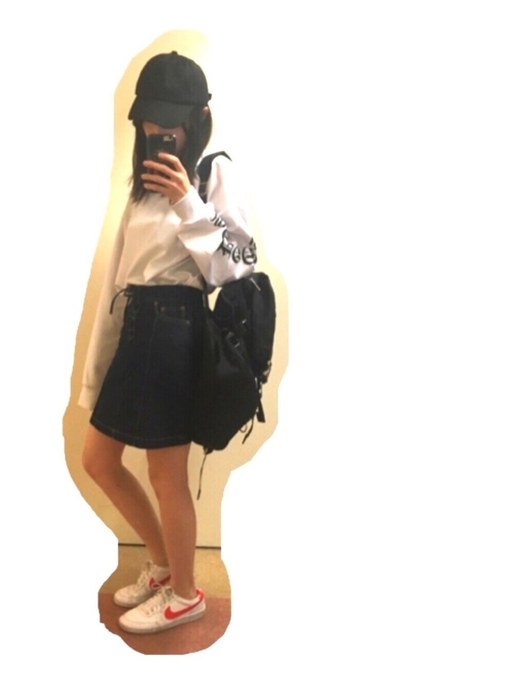 「ootd、プチプラ、スポーツミックス、キャップ、スウェット、ロングスリーブ、デニムスカート、ナイキスニーカー、girl」｜「GRLのベーシックコットンキャップ（キャップ、ブラック系）」を使った、mimさん（レディース・160cm）の秋コーディネートの1枚目の写真
