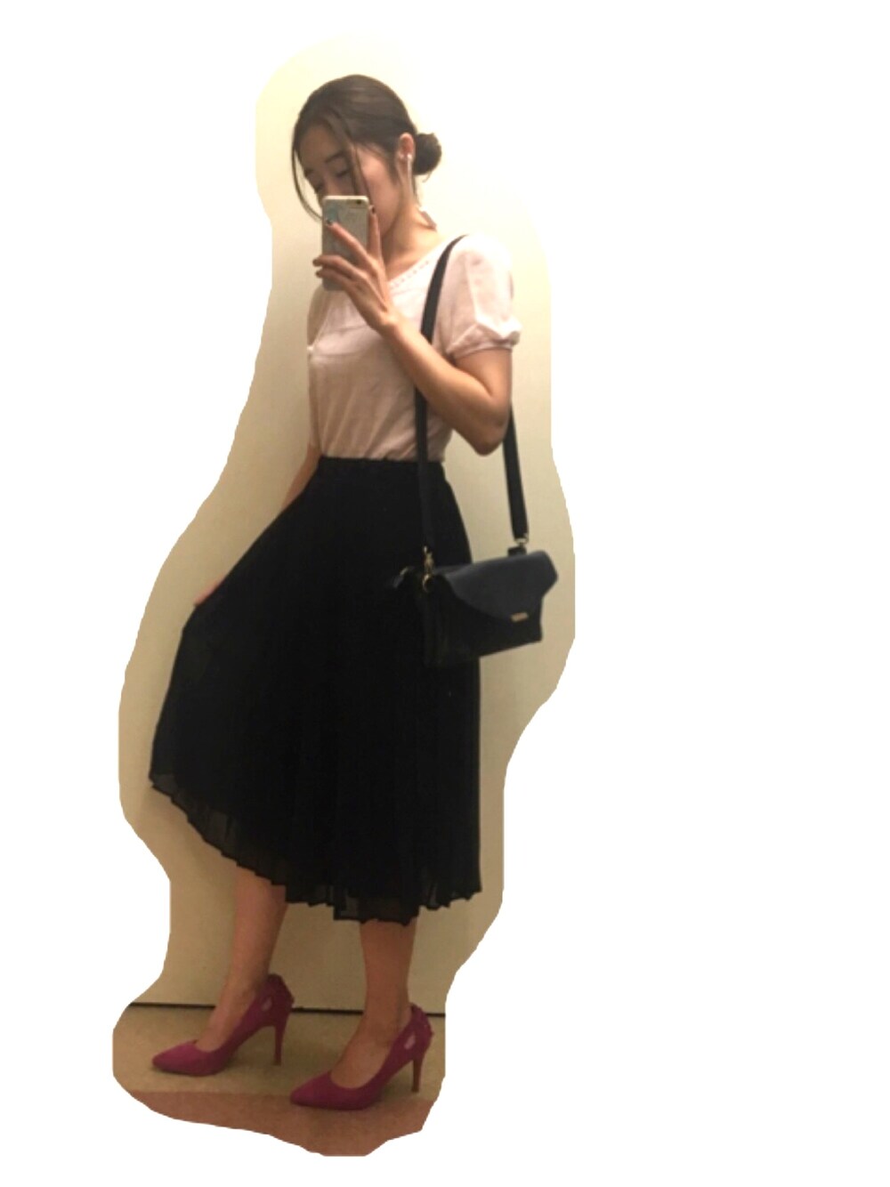 「ootd、大人女子、プリーツスカート、ハイヒール、クラッチバッグ」｜「earth music&ecologyの・ジョーゼットプリーツスカート（スカート、ブルー系）」を使った、mimさん（レディース・160cm）の秋コーディネートの1枚目の写真