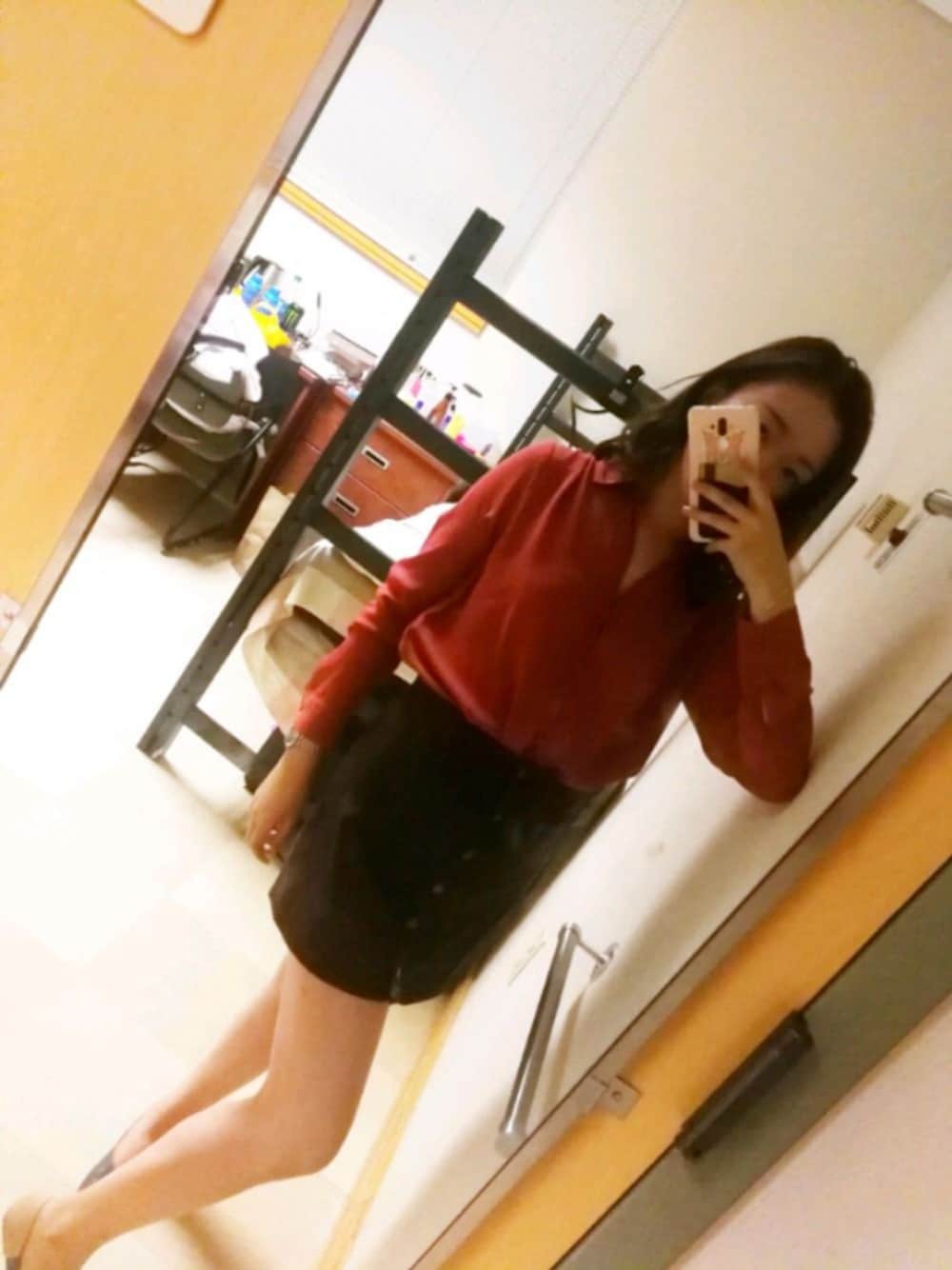 「通勤服、秋天、学生風」｜「FOREVER 21のアイテム（スカート、ブラウン系）」を使った、JessyZNさん（レディース・165cm）の秋コーディネートの1枚目の写真