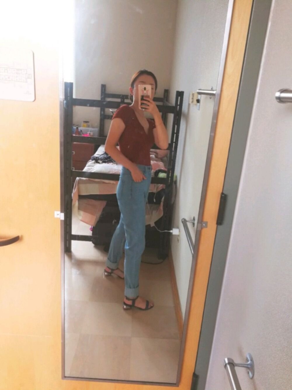 「低身長、大学生、通勤コーデ」｜「赵二姐有福气のアイテム（デニムパンツ、ブルー系）」を使った、JessyZNさん（レディース・165cm）の秋コーディネートの1枚目の写真