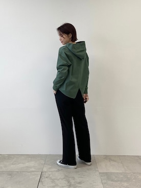 「インディヴィ」｜「アイテム（パーカー）」を使った、INDIVI(SHOP STAFF)さん（レディース・163cm）の冬コーディネート