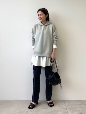 「インディヴィ」｜「アイテム（パーカー）」を使った、INDIVI(SHOP STAFF)さん（レディース・163cm）の春コーディネート