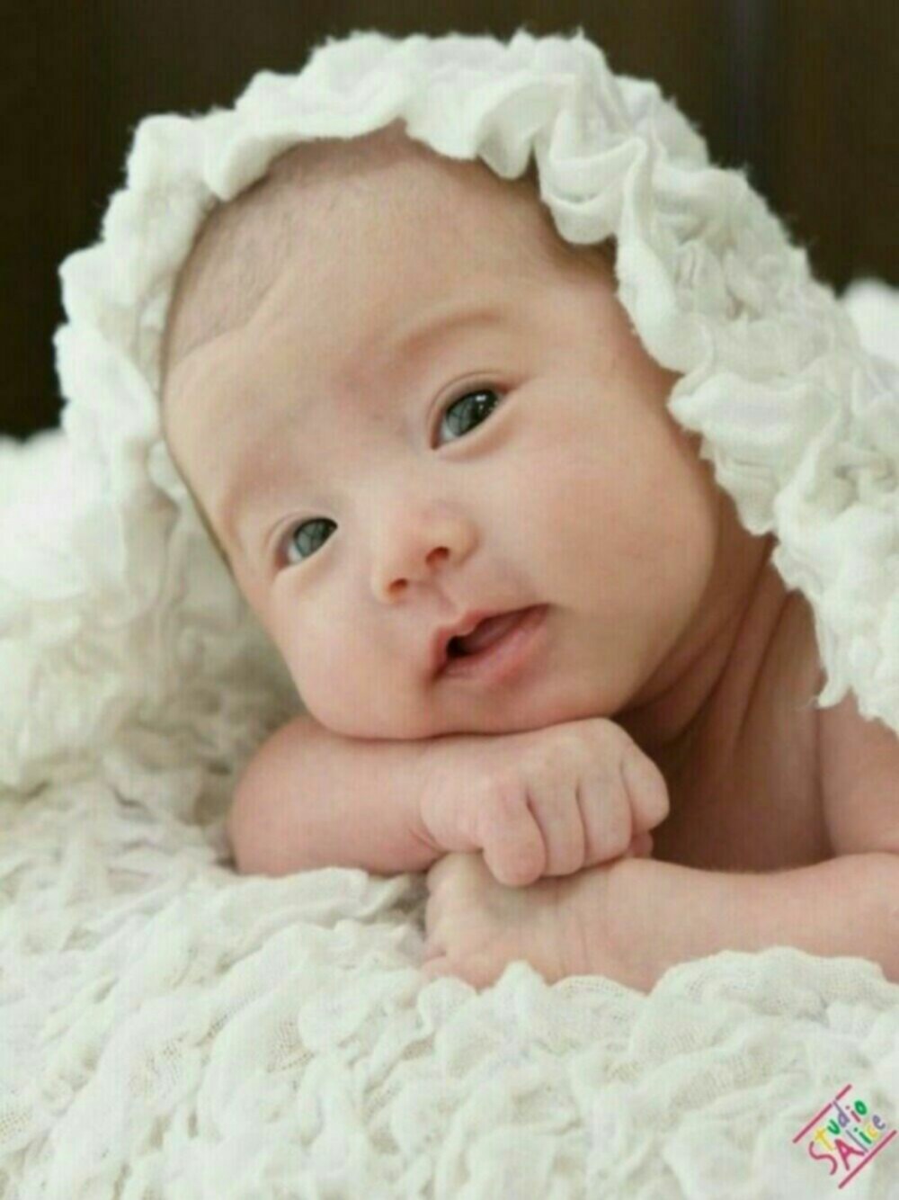 「スタジオアリス、撮影会、ホワイト、もこもこ、ベビー、女の子ベビー、0歳児」｜「スタジオアリスのアイテム（その他、ホワイト系）」を使った、saYuさん（キッズ・50cm）の春コーディネートの1枚目の写真