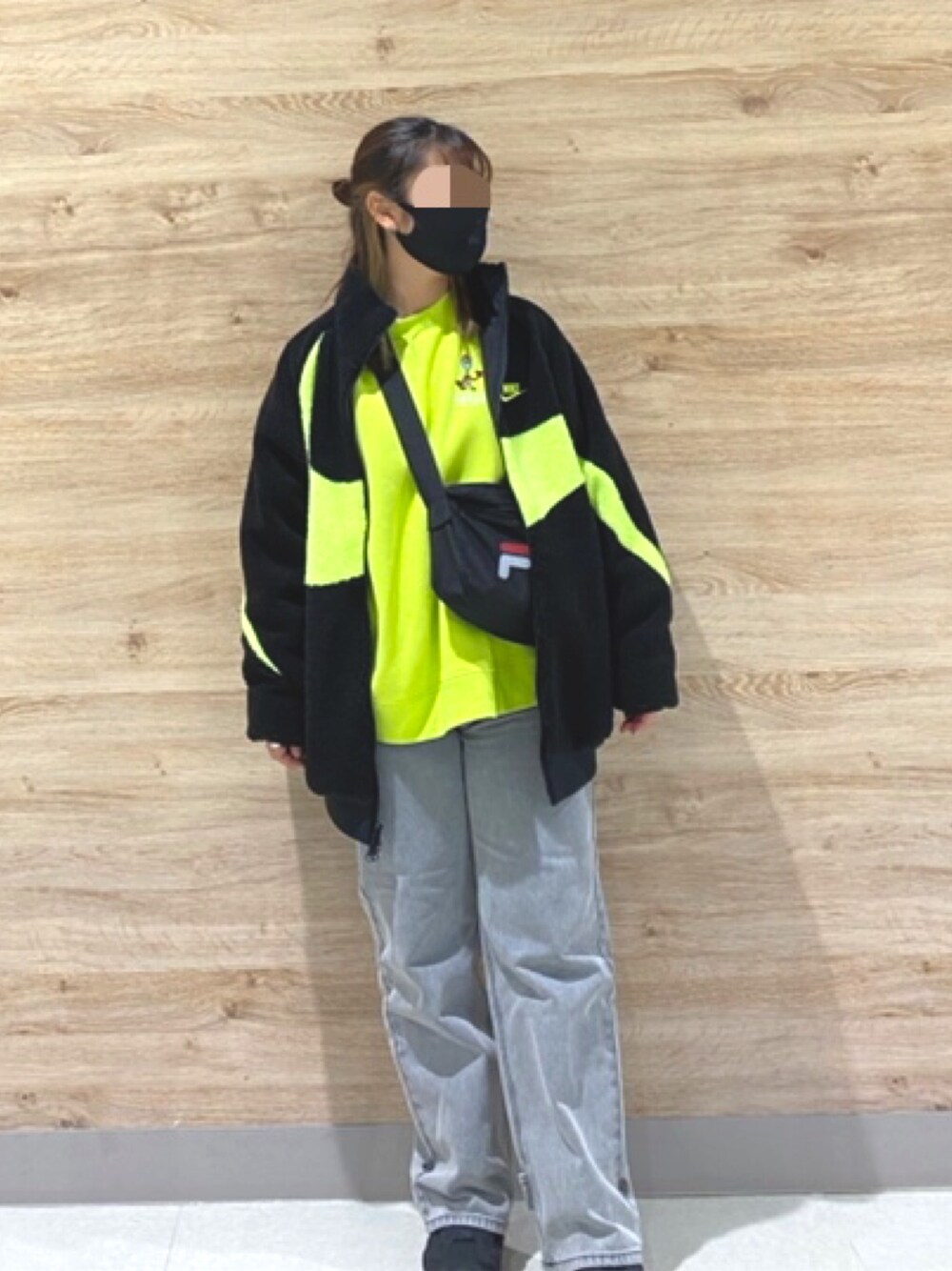 「メンズライク、だぼだぼ、蛍光カラー、ストリート、NIKE、H&M、FREE'S MART、reebok、FILA、だぼっとゆるっと。」｜「NIKEのナイキ NIKE ナイキ VM スウッシュ フルジップ ジャケット（その他アウター、ブラック系）」を使った、yuki.さん（レディース・151cm）の秋コーディネートの1枚目の写真