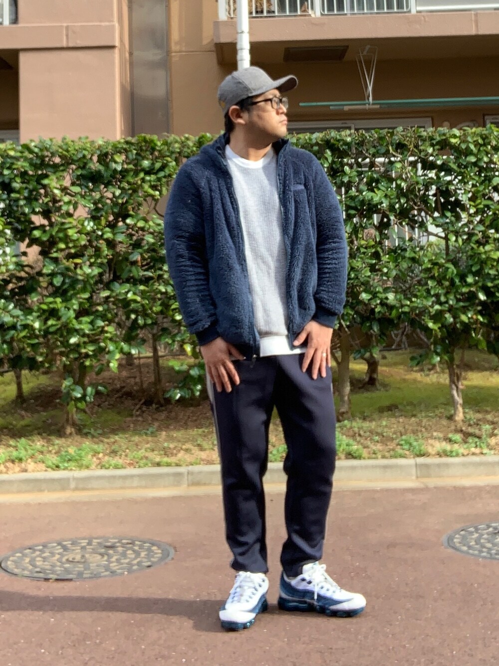 「休日スタイル、おしゃれさんと繋がりたい、今日のコーデ、古着MIX、airvapormax95、NIKE、ラインパンツ」｜「NIKEのアイテム（スニーカー、ブルー系）」を使った、manapoaさん（メンズ・169cm）の冬コーディネートの1枚目の写真