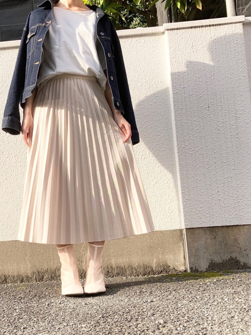 「カジュアルコーデ、大人カジュアル、今日のコーデ、オトナ女子、プチプラコーデ、春アウター、オトナカワイイ、いいね、save、フォローお願いします🤑」｜「dayclosetのアイテム（スカート、ホワイト系）」を使った、yumaさん（レディース・153cm）の春コーディネートの1枚目の写真