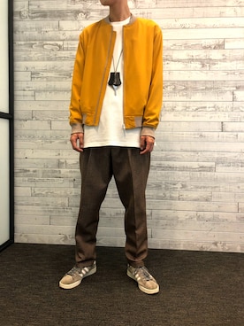 「マスタードイエロー」｜「アイテム（ブルゾン）」を使った、ABAHOUSE ONLINE MENSさん（メンズ・180cm）の秋コーディネート
