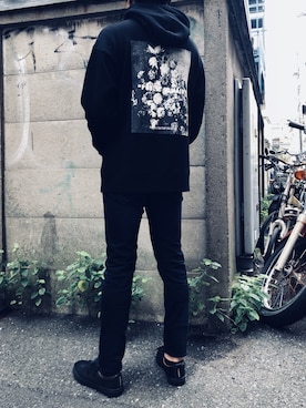 「バックプリント」｜「アイテム（デニムパンツ）」を使った、ABAHOUSE ONLINE MENSさん（メンズ・173cm）の秋コーディネート