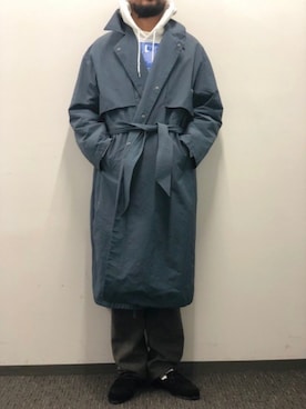 「アイテム（トレンチコート）」を使った、ABAHOUSE ONLINE MENSさん（メンズ・182cm）の秋コーディネート