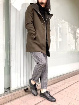 「フードコート」｜「アイテム（チェスターコート）」を使った、ABAHOUSE ONLINE MENSさん（メンズ・180cm）の秋コーディネート