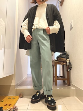 「ADAM ET ROPE'（アダムエロペ）のアイテム（スラックス、グリーン系）」を使った、romokkoさん（レディース・155cm）の春コーディネート