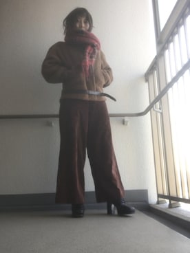 「赤マフラー」｜「アイテム（オールインワン・サロペット）」を使った、emicoさん（レディース・156cm）の冬コーディネート