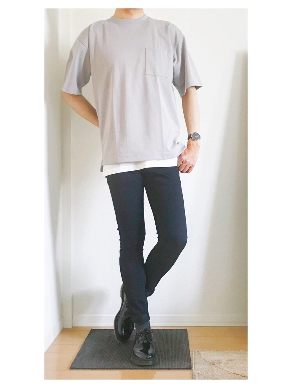 「ootd、シンプルコーデ、スキニーデニム、ドクターマーチン、ビッグシルエット、MONKEY TIME、LIDnM、Dr.Martens、Daniel Wellington、chicstocks」｜「MONKEY TIMEの＜monkey time＞ TC/PONTI 1POCKET 5SLEEVE CN/Tシャツ（Tシャツ/カットソー、ベージュ系）」を使った、hiro_wearさん（メンズ・178cm）の夏コーディネートの1枚目の写真