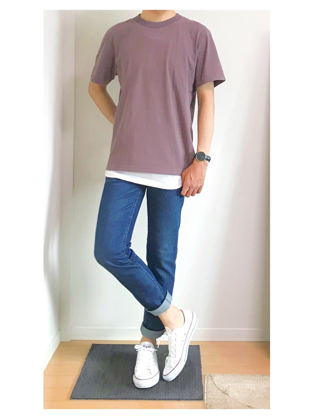 「シンプルコーデ、休日スタイル、プチプラ、スキニーデニム、UNIQLO、NUMBER (N)INE、無印良品、converse、Daniel Wellington」｜「無印良品のアイテム（デニムパンツ、ブルー系）」を使った、hiro_wearさん（メンズ・178cm）の夏コーディネートの1枚目の写真
