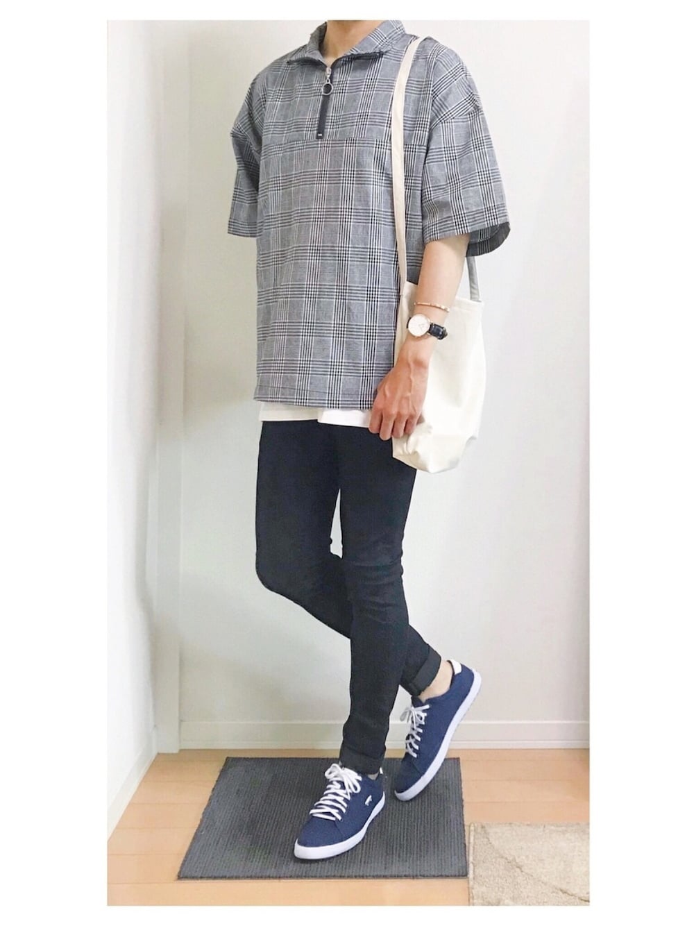 「ootd、kutir、nano・universe、LIDnM、VANS、Daniel Wellington、夏コーデ、黒スキニー、スニーカーコーデ、おしゃれさんと繋がりたい」｜「kutirのcheck halfzip PO / チェックハーフジップビッグトップス（その他トップス、グレー系）」を使った、hiro_wearさん（メンズ・178cm）の夏コーディネートの1枚目の写真
