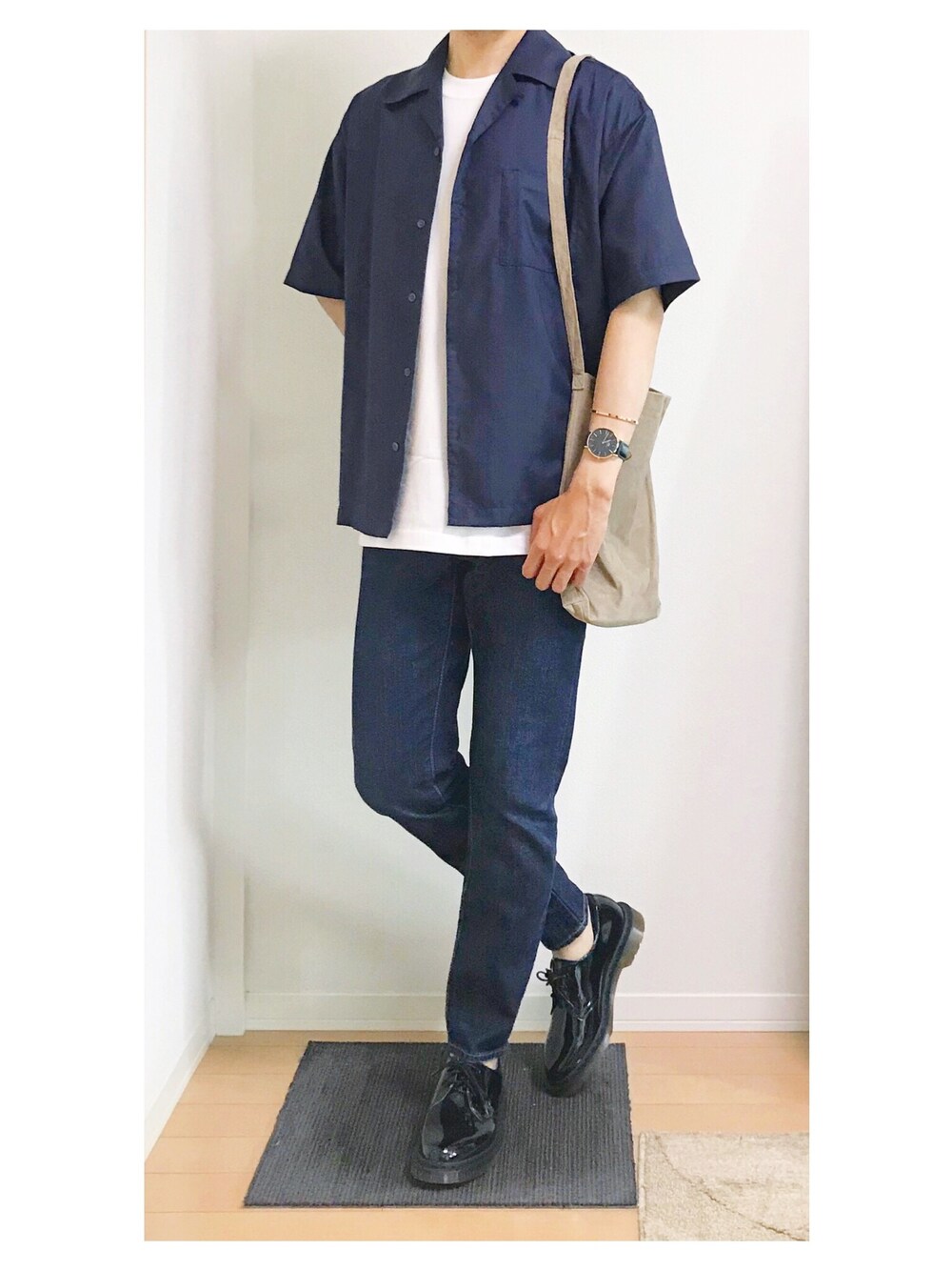 「シンプル、ネイビー、デニム、お洒落さんとつながりたい、LIDnM、Hanes、ZOZO、Dr.Martens、Daniel Wellington、Hender Scheme」｜「LIDNMのLIDnM/リドム/マイクロスパンオープンカラーシャツ（シャツ/ブラウス、ブルー系）」を使った、hiro_wearさん（メンズ・178cm）の夏コーディネートの1枚目の写真