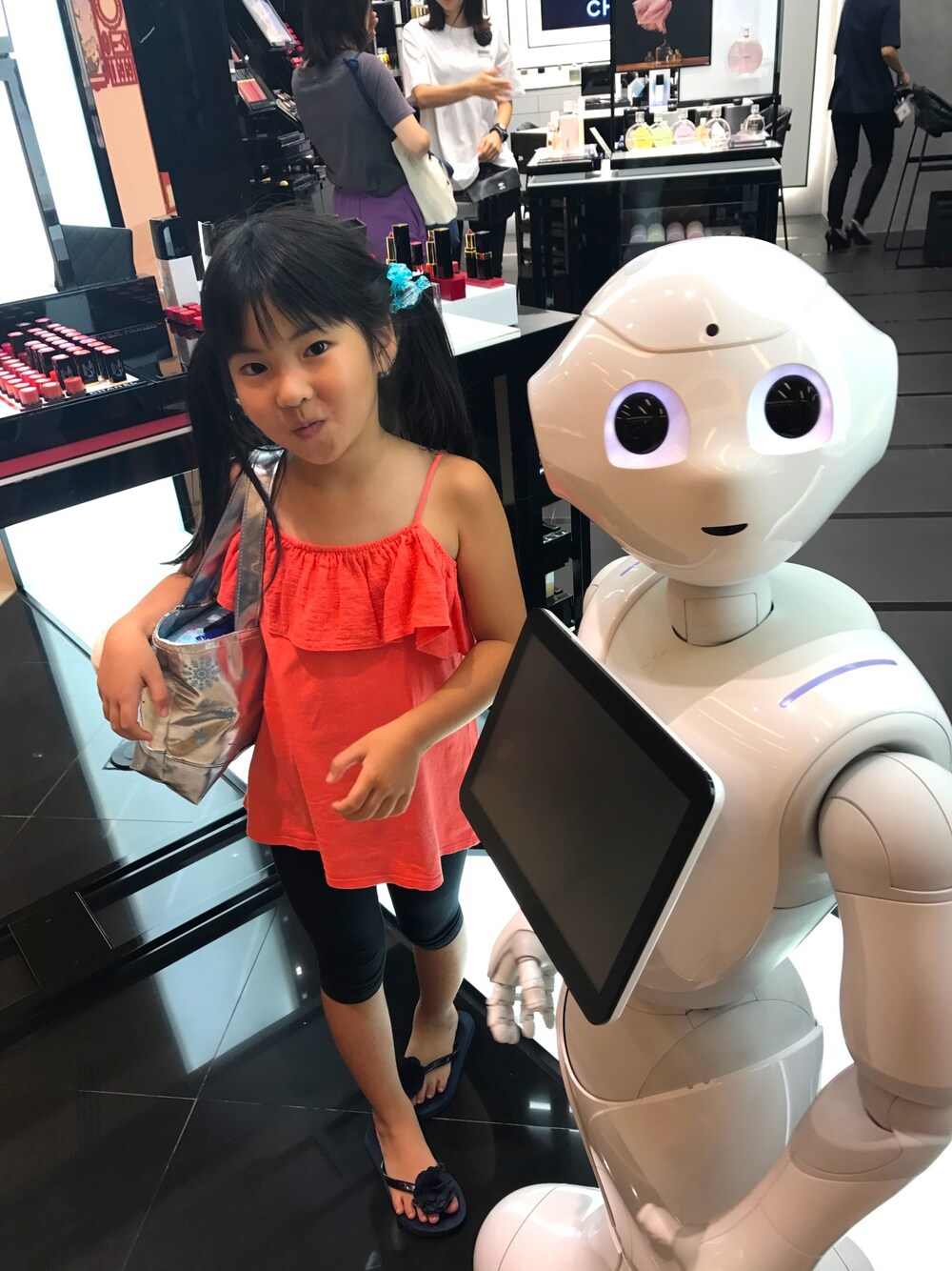 「真夏日、有楽町」｜「ZARAのアイテム（キャミソール、オレンジ系）」を使った、リアナナミさん（キッズ・137cm）の春コーディネートの1枚目の写真