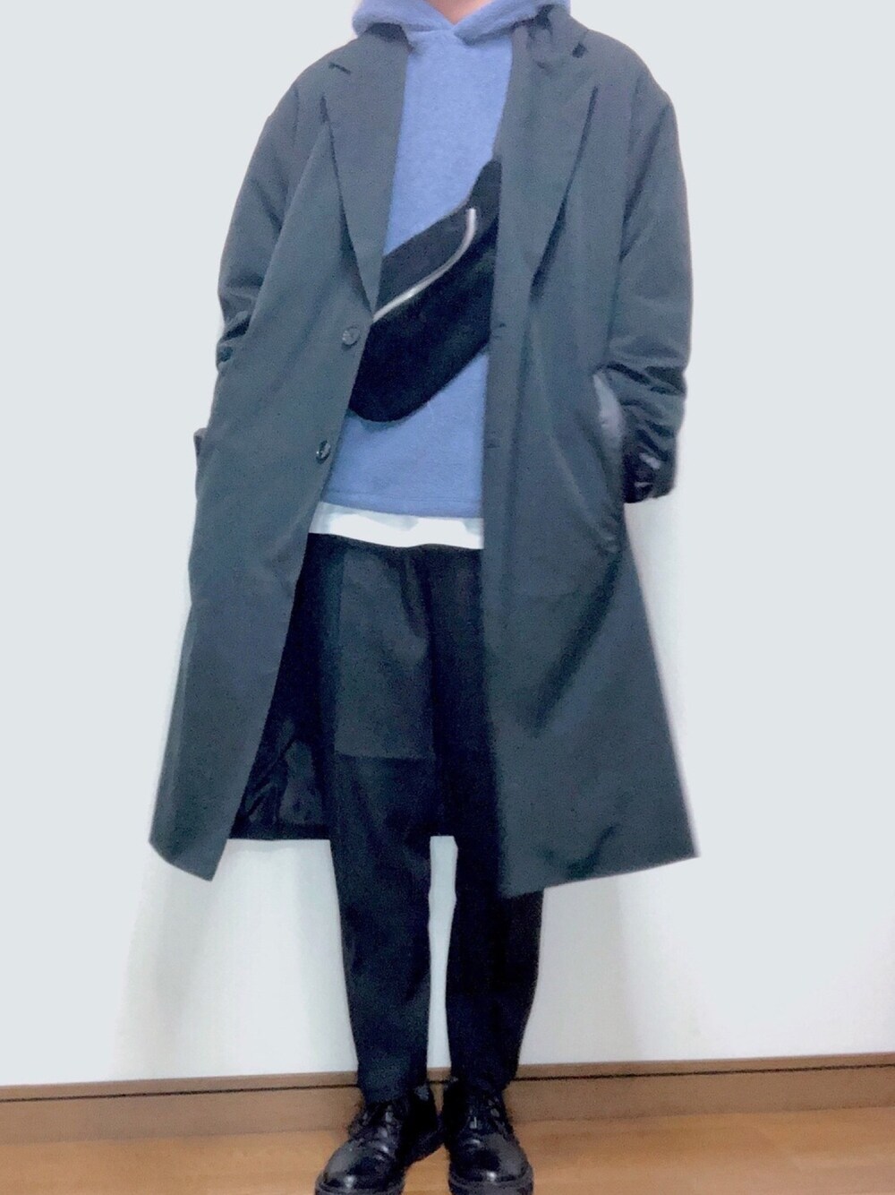 「お洒落さんとつながりたい、冬コーデ、いいね、save、フォローお願いします🤑、きれいめカジュアル、大学生、冬、GU、tk.TAKEO KIKUCHI、シンプル、フォローミー」｜「UNIQLOのヒートテッククルーネックT（長袖）（その他トップス、ブラック系）」を使った、ともさん（メンズ・172cm）の冬コーディネートの1枚目の写真