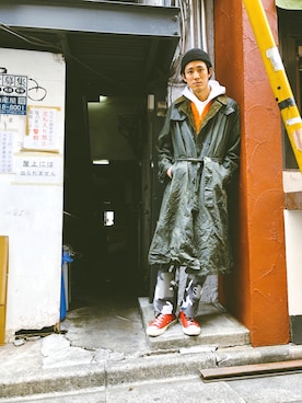 「オイルドジャケット」｜「アイテム（トレンチコート）」を使った、salerstokyoさん（メンズ・185cm）の春コーディネート
