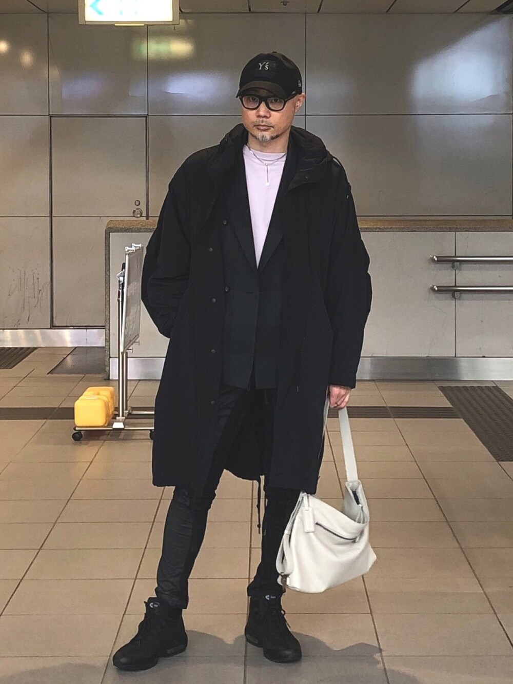 「パステル映える春」｜「UNIQLOのアイテム（モッズコート、ブラック系）」を使った、kohkixさん（メンズ・178cm）の春コーディネートの1枚目の写真