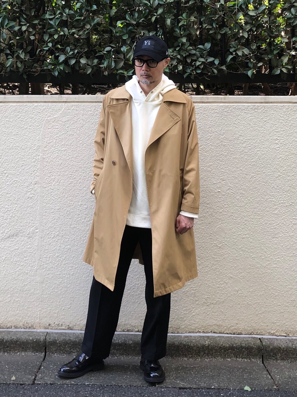 「パステル映える春、スプリングコート」｜「MORGANのアイテム（トレンチコート、ベージュ系）」を使った、kohkixさん（メンズ・178cm）の春コーディネートの1枚目の写真