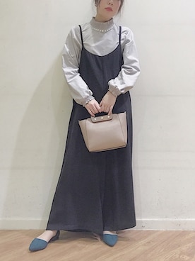 「earth music&ecology（アースミュージックアンドエコロジー）のアイテム（サロペット/オーバーオール、ブラック系）」を使った、めのさん（レディース・151cm）の冬コーディネート