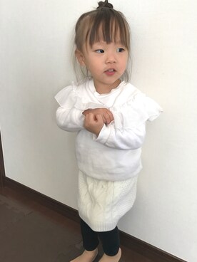 「BRANSHES（ブランシェス）のアイテム（Tシャツ/カットソー、ホワイト系）」を使った、Mikuさん（キッズ）の冬コーディネート