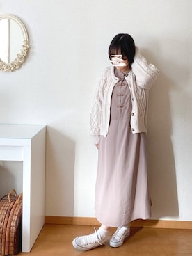 「GU（ジーユー）のアイテム（カーディガン/ボレロ、ホワイト系）」を使った、𝕂𝕒𝕋（きゃっと）さん（レディース・150cm）の冬コーディネート
