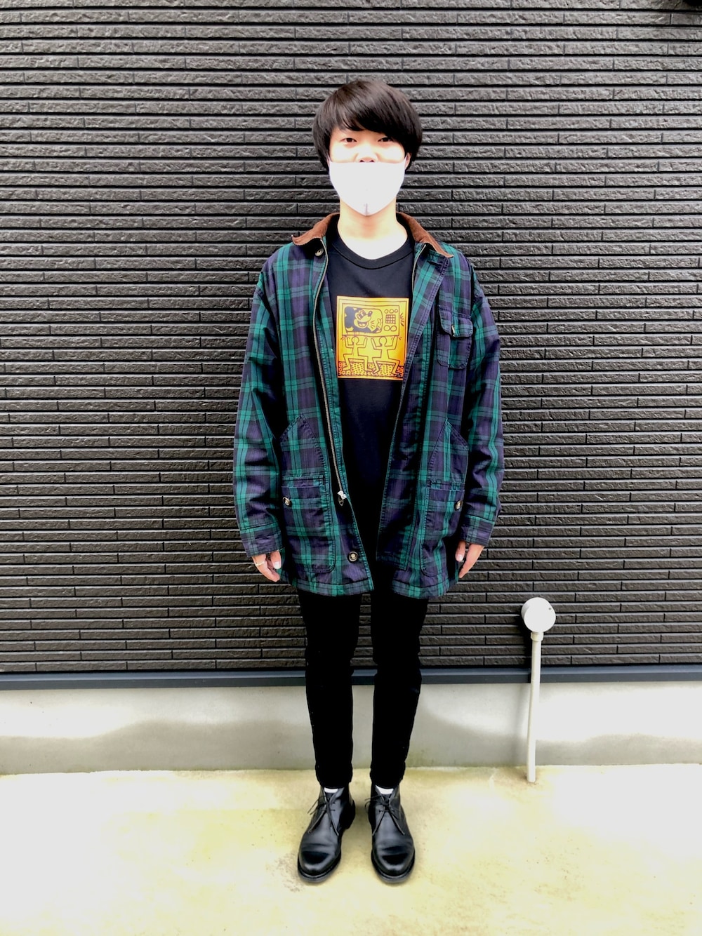 「オーバーサイズ、ブラックウォッチ、GAP、oldgap、秋のコーデ、Dr.Martens、UNIQLO、いいね、save、フォローお願いします🤑、カジュアルコーデ、ハンティングジャケット」｜「UNIQLOのアイテム（スウェット、ブラック系）」を使った、alexandrokutaさん（メンズ・178cm）の秋コーディネートの1枚目の写真