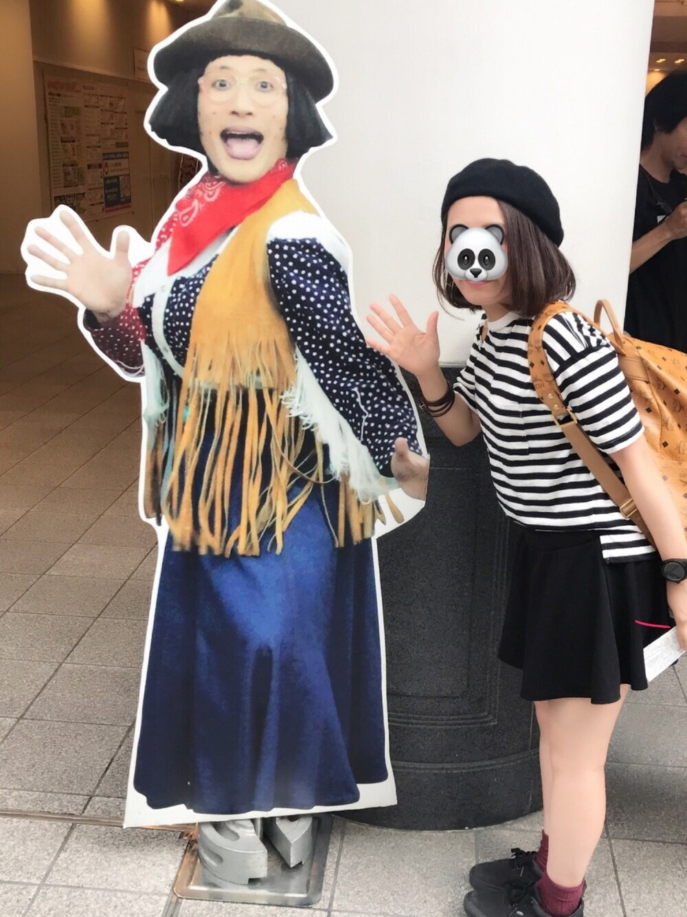 「大阪旅行、吉本新喜劇、ベレー帽、ボーダー、バンズ、アディダス、モノトーン、MCM」｜「無印良品のアイテム（トップス、ブラック系）」を使った、おなかがたれぱんだ⊿さん（レディース・150cm）の秋コーディネートの1枚目の写真