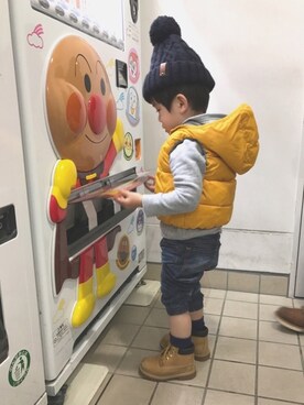「babygap」｜「アイテム（ダウンベスト）」を使った、HAKUさん（キッズ・90cm）の春コーディネート