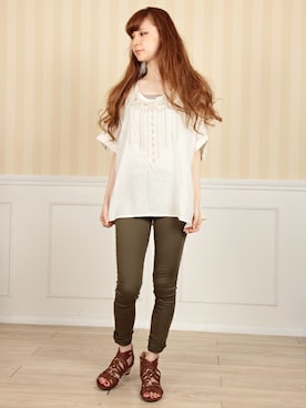 「FELLINI（フェリーニ）のアイテム」を使った、フェリーニさん（レディース・162cm）の春コーディネート