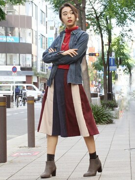 「ダンガリーシャツ」｜「アイテム（スカート）」を使った、フェリーニさん（レディース・167cm）の秋コーディネート